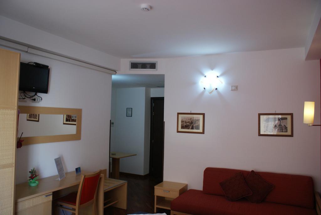 Catania Crossing B&B - Rooms & Comforts Esterno foto