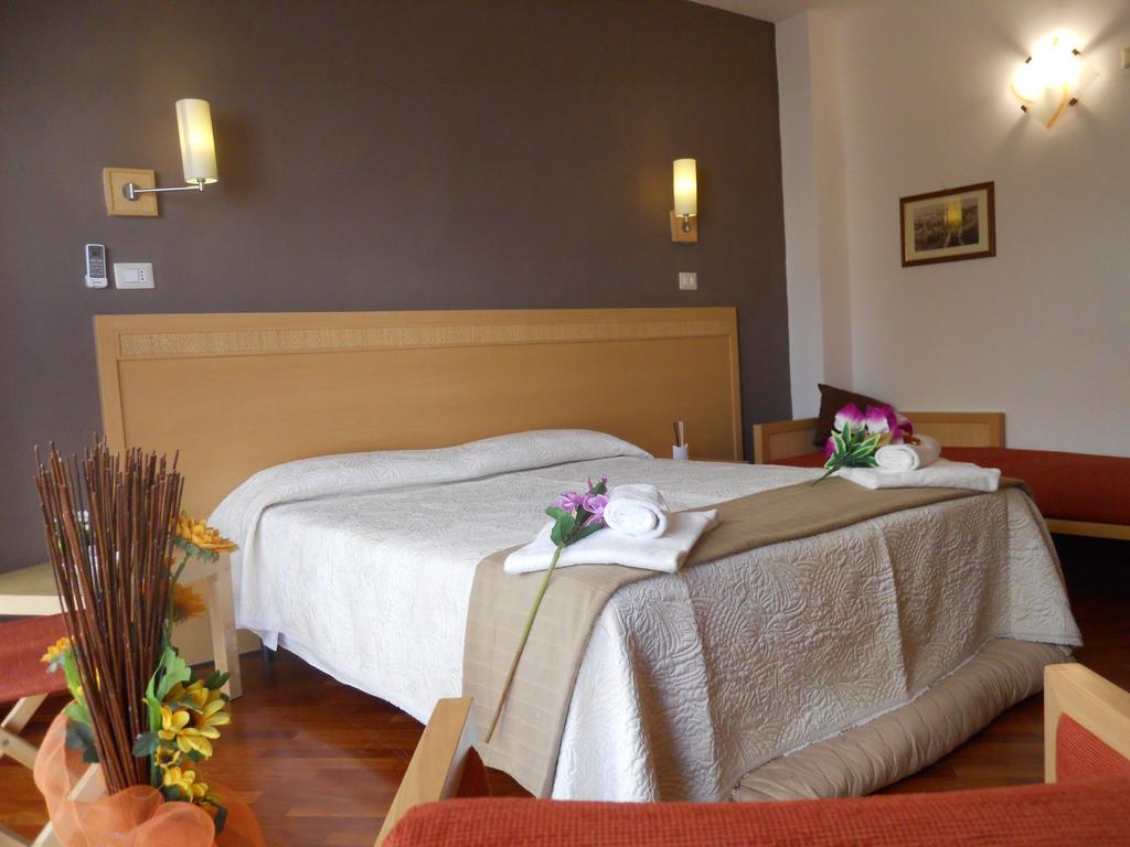 Catania Crossing B&B - Rooms & Comforts Esterno foto