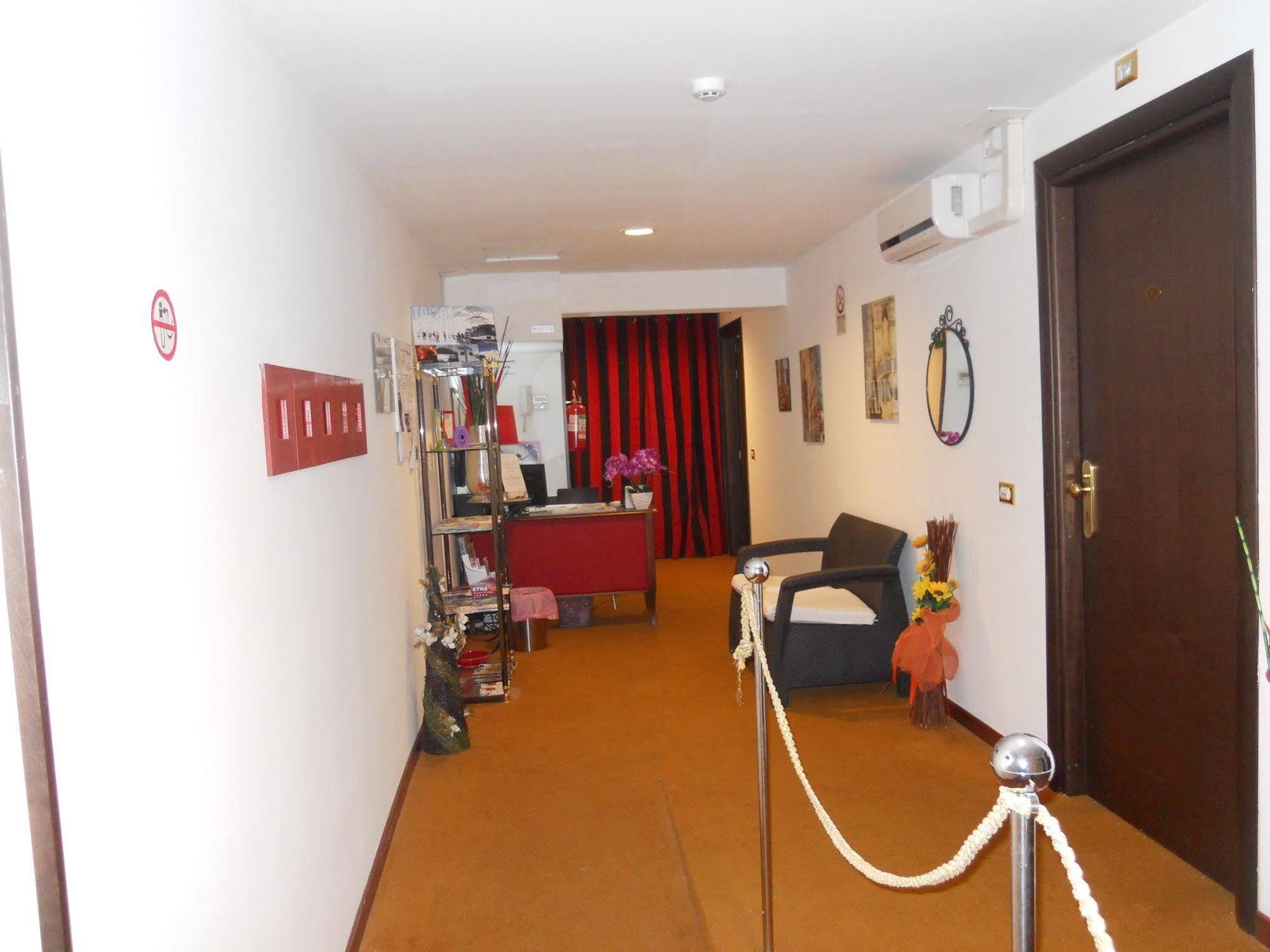 Catania Crossing B&B - Rooms & Comforts Esterno foto