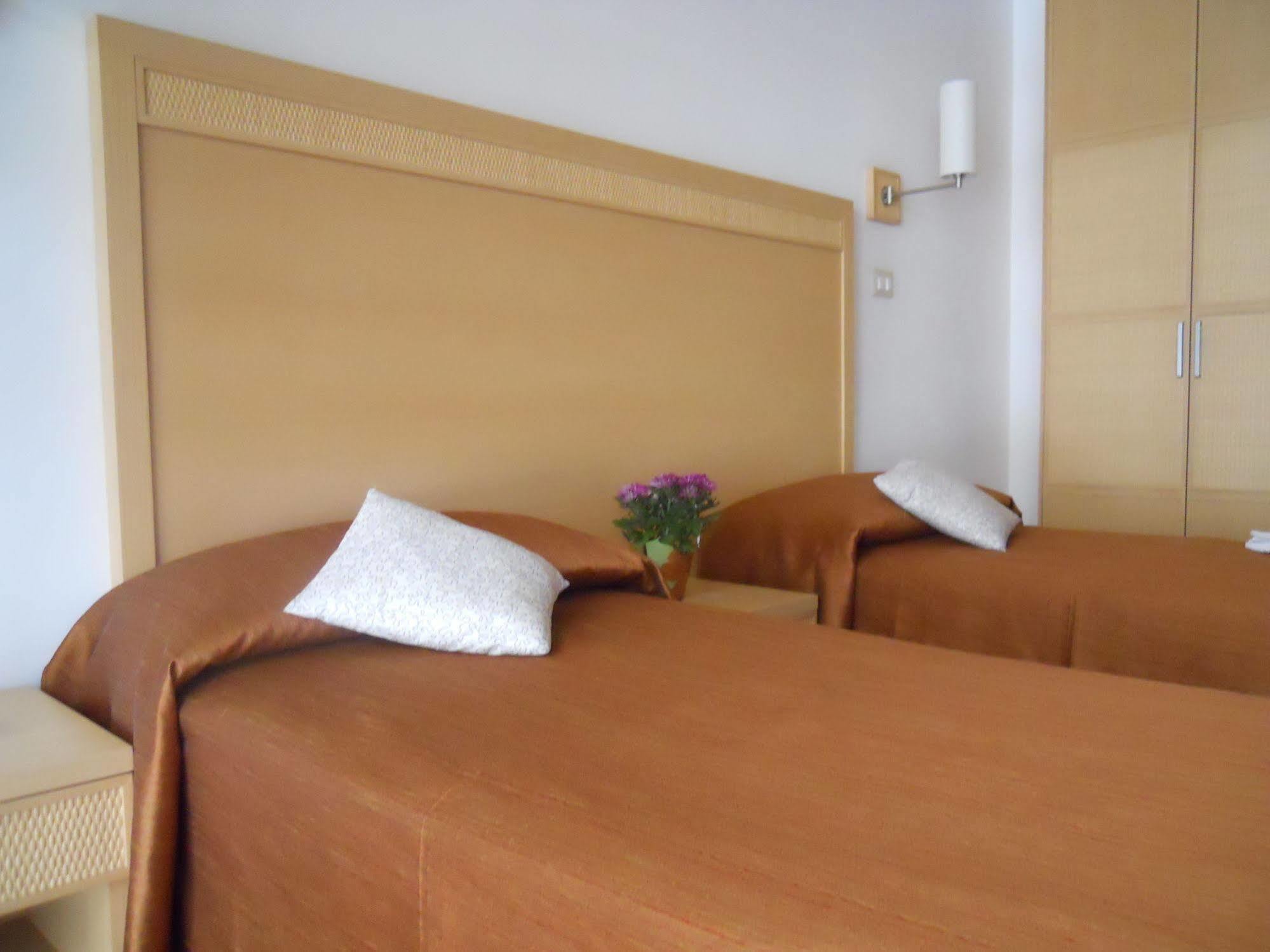 Catania Crossing B&B - Rooms & Comforts Esterno foto